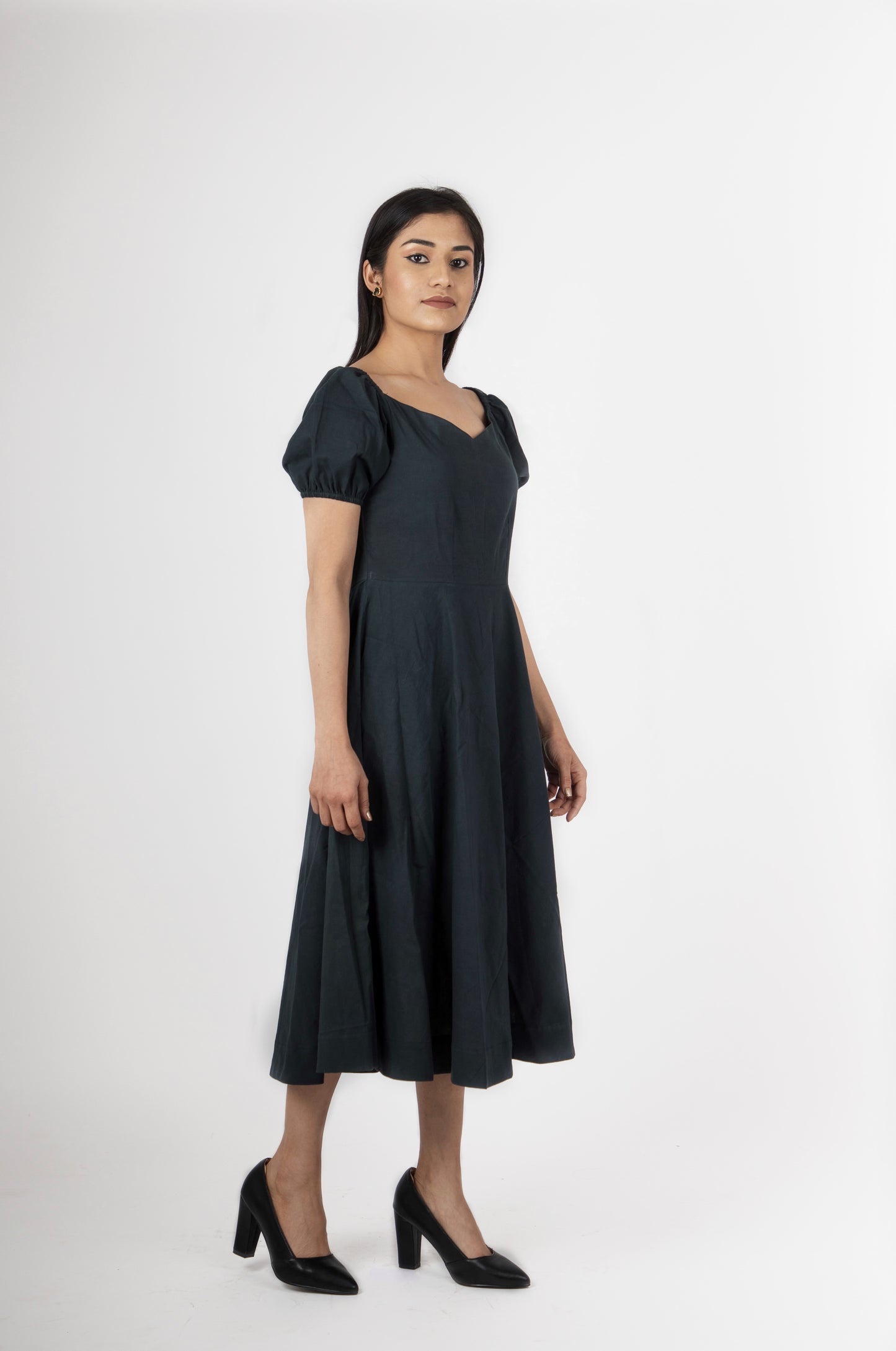 A Line puffed sleeve dress