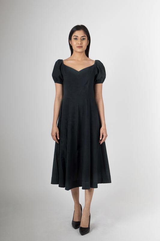 A Line puffed sleeve dress